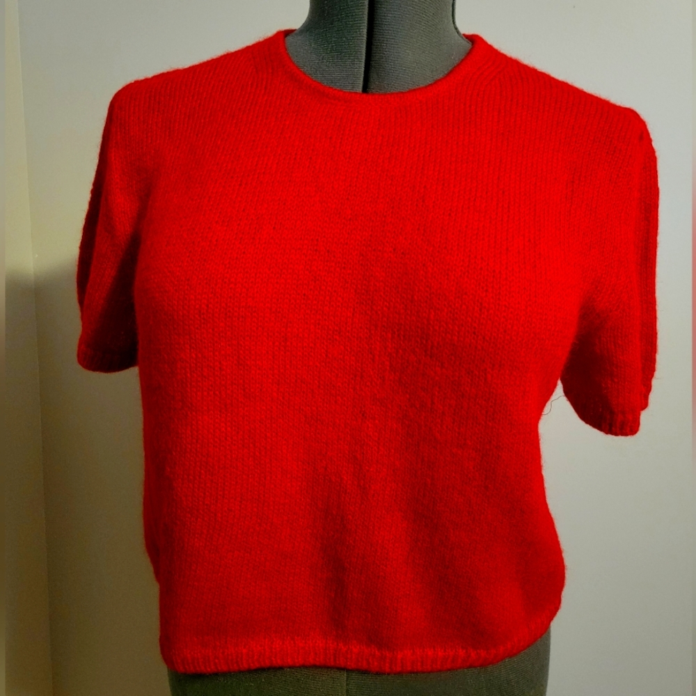 Short sleeve sweater by Express Tricot